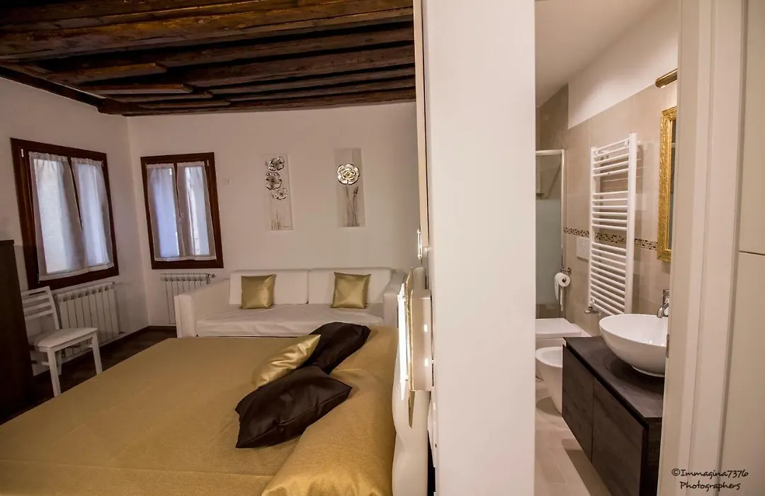 Golden Suite-1